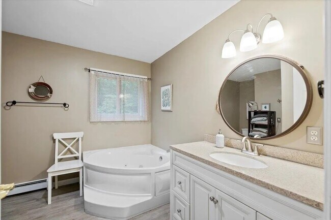 Building Photo - 1180 N Rd