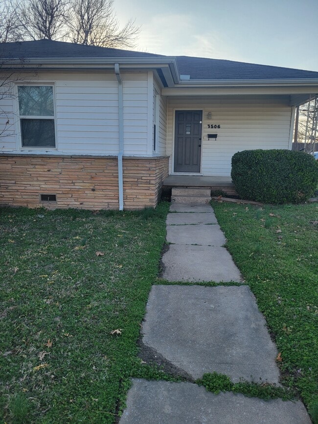 Building Photo - 3506 S Jamestown Ave