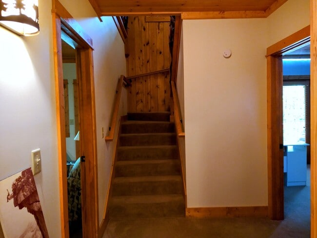 Building Photo - 386 Arbor Dr