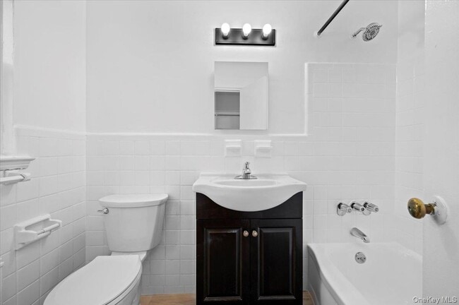 Building Photo - 437 Pelham Rd