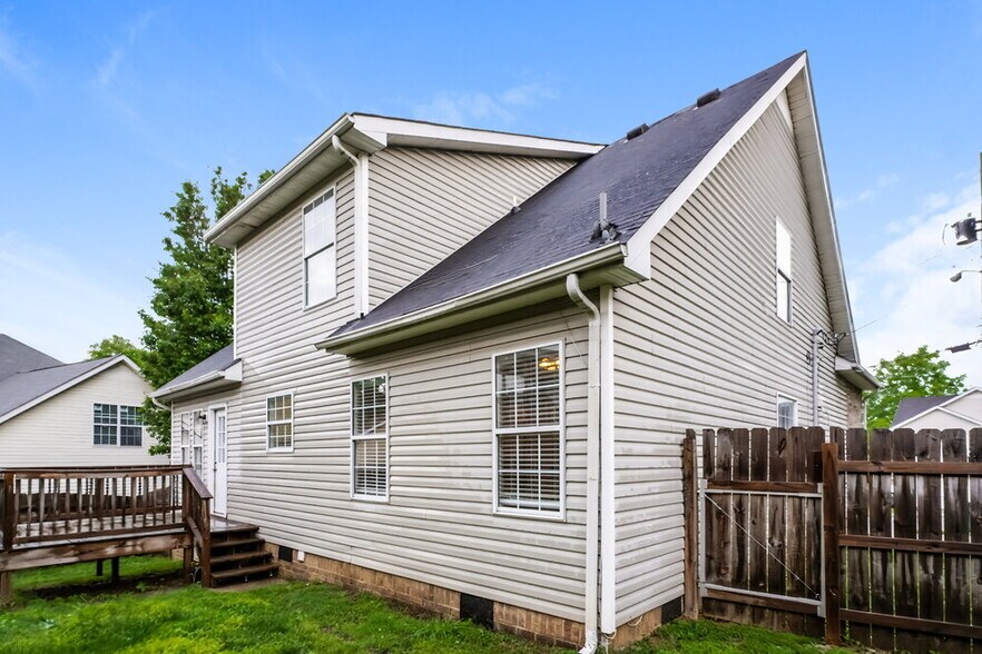 Building Photo - 1205 Danbury Ct