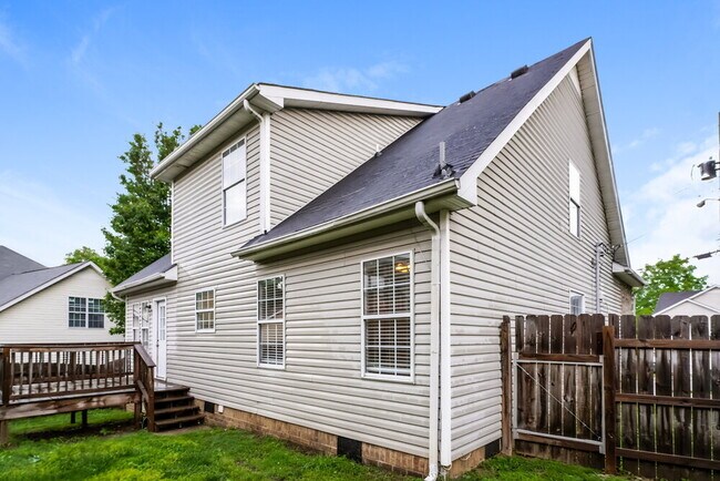 Building Photo - 1205 Danbury Ct