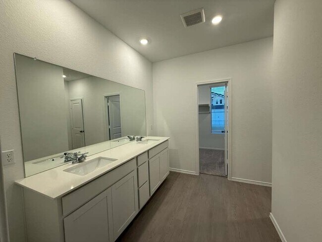 Building Photo - 17704 Sage Thrasher Dr