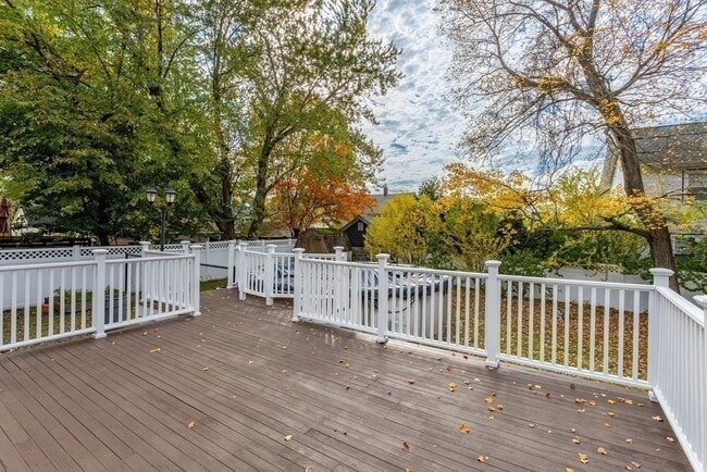 Building Photo - 140 Lowell St