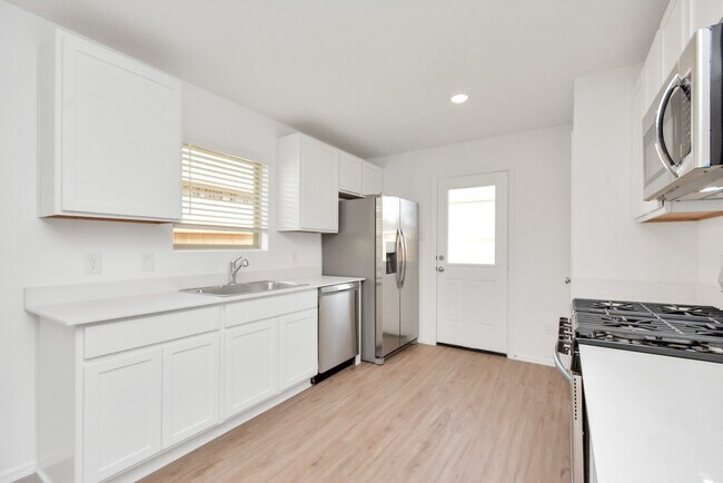 Building Photo - 26726 Paloma Blanca Dr