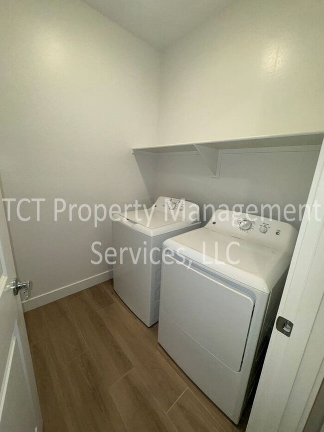 Building Photo - Beautiful New Build in North Creek Community