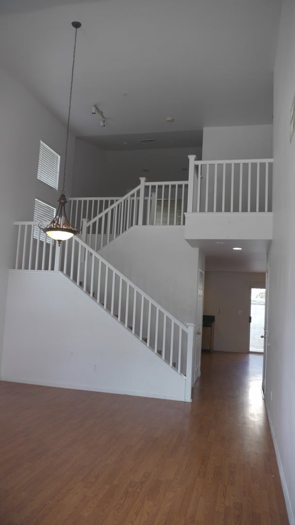 Building Photo - Stunning 3 Bed 3 Bath Duplex in Placentia with Open Floor Plan and Vaulted Ceilings.