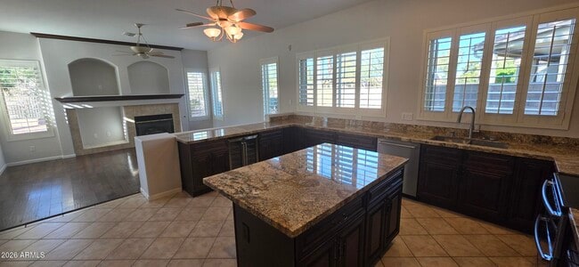 Building Photo - 21506 N 73rd Ave