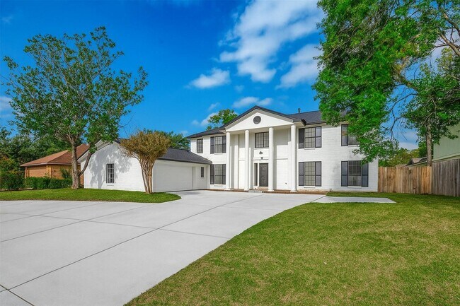 Primary Photo - 3102 Glenn Lakes Ln