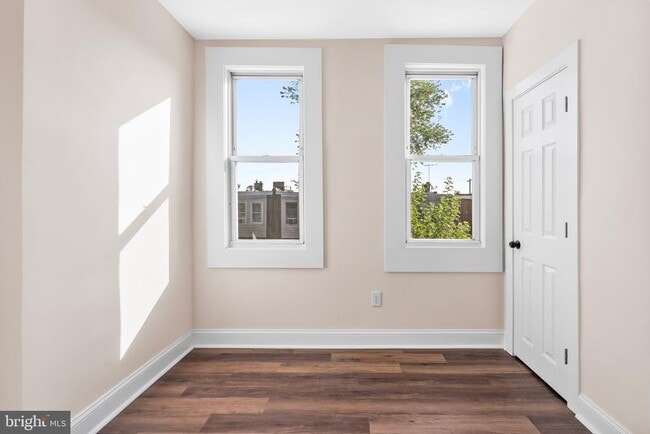 Building Photo - 2113 S Simpson St