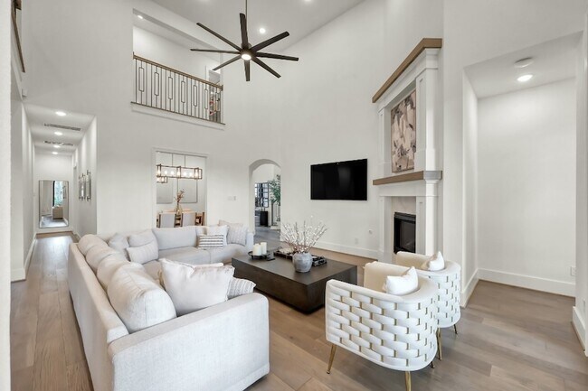 Building Photo - 212 S Empress Grn Pl