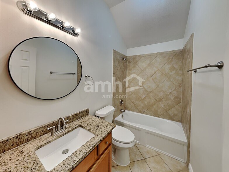 Building Photo - 30919 Blue Ridge Park Ln