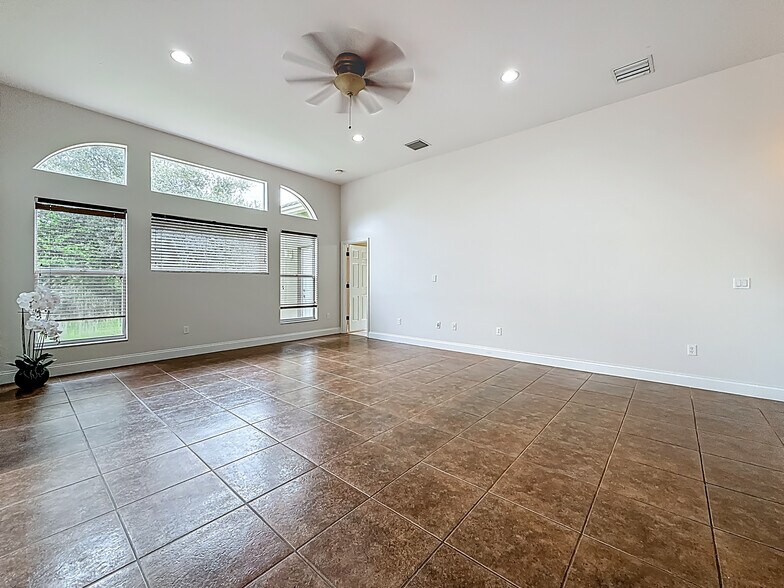 Building Photo - 20626 Longleaf Pine Ave