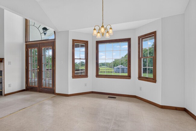 Building Photo - 133 Foxtail Dr