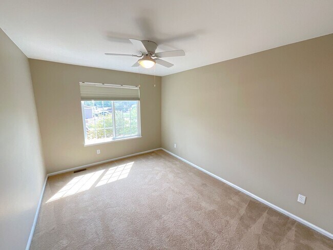 Building Photo - 7168 Prairie Wind Dr