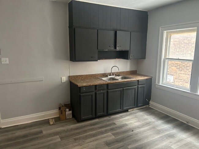 Building Photo - 12506 Union Ave