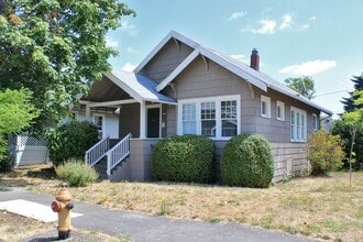 Building Photo - 4806 NE 29th Ave