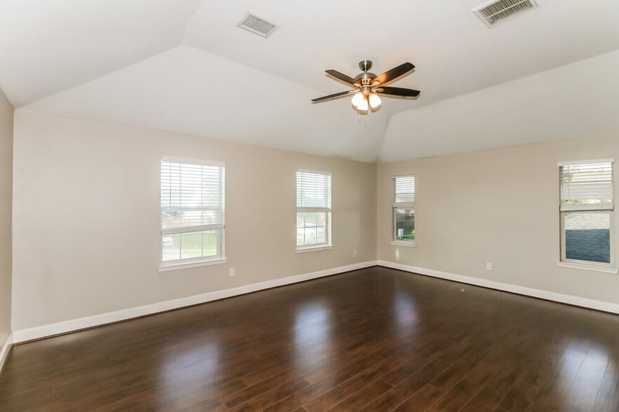 Building Photo - 2523 Flycatcher Cove Dr