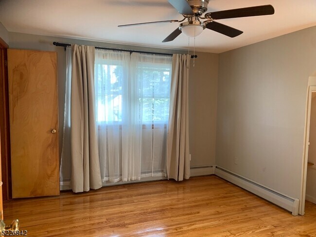 Building Photo - 172 W 3rd St