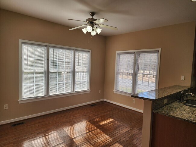 Building Photo - Stunning and Luxurious 4 Bedroom 2.5 Bath Home in the Crosspoint Subdivision