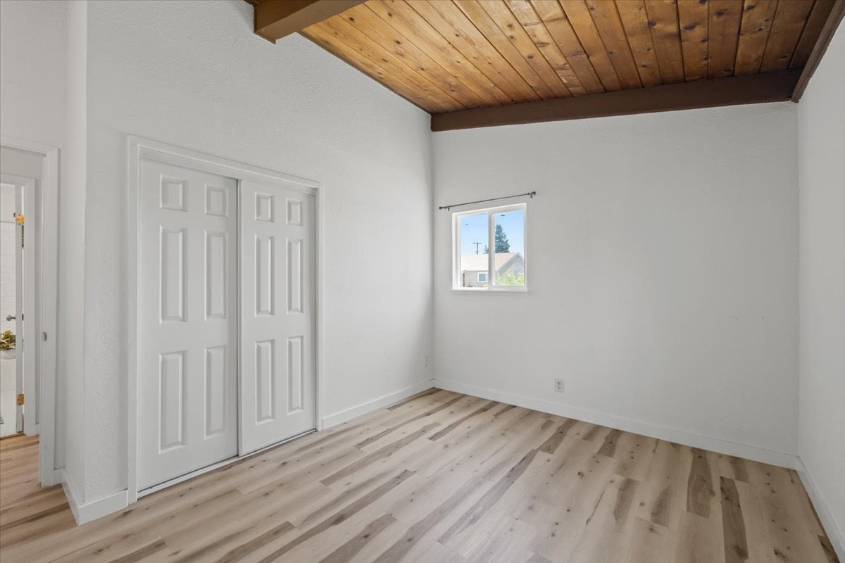 Building Photo - 380 Deodara St