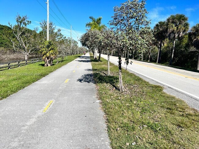 Building Photo - 20930 SW 87th Ave