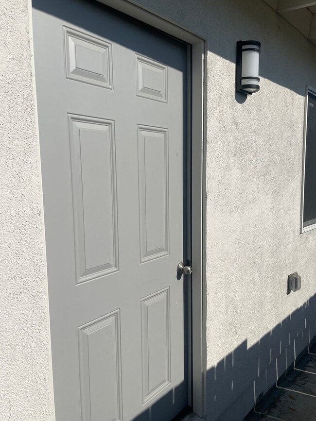 Building Photo - Charming and Upgraded ADU with separate entrance and ALL UTILITIES PAID!