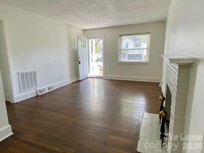 Building Photo - 1417 Cortland Rd W