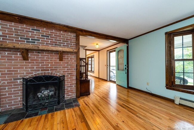 Building Photo - 131 Hemlock Dr