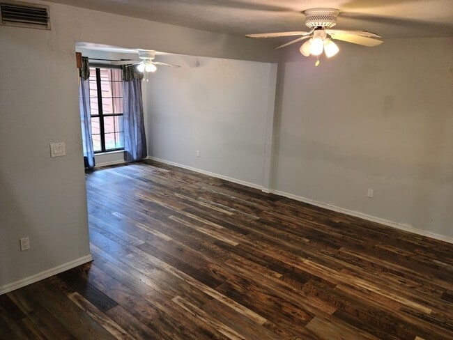 Building Photo - Spacious 3/2 condo in Rockwood Villas