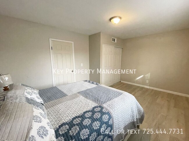 Building Photo - MODERN 2 BED, 1.5 BATH TOWNHOME LOCATED IN...