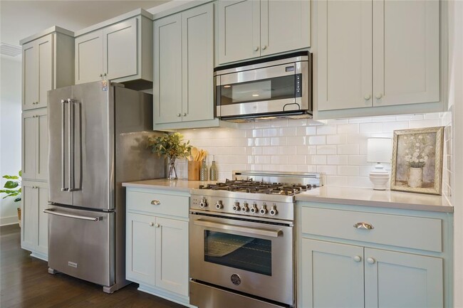 Building Photo - 2708 Halcyon Dr