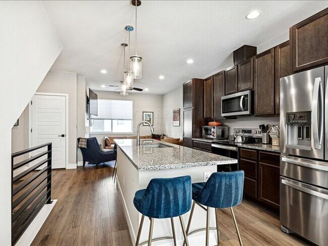 Building Photo - 3073 W Bates Ave