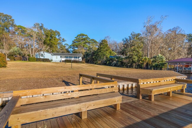 Building Photo - Lake Talquin - LAKEFRONT- Furnished 3 bedr...
