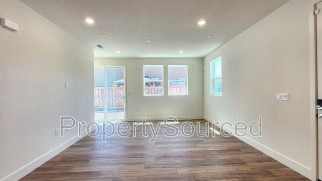 Building Photo - 17832 Reunion St