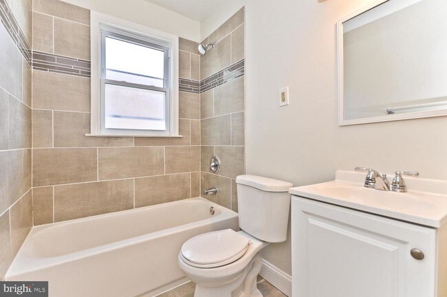 Building Photo - 1209 Savannah St SE