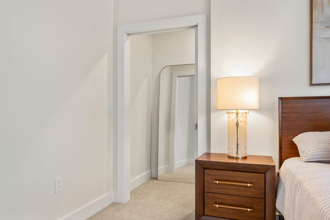 Building Photo - 1 US-1