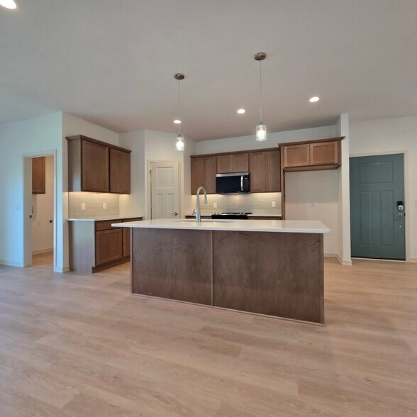 Building Photo - 8101 Kallum Dr