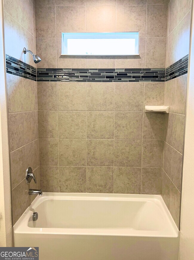 Building Photo - 111 Breakwater Lp
