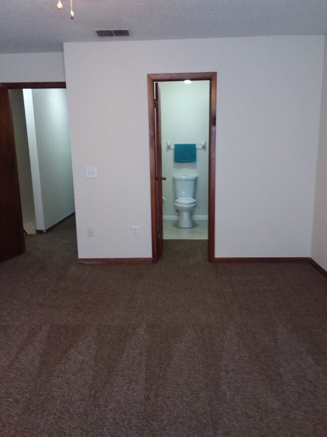 Building Photo - Mandarin - 2/2.5 townhome