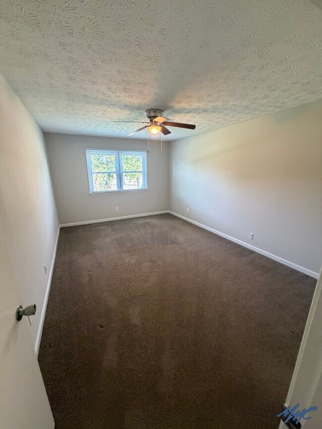 Building Photo - 1246 Hamilton Dr