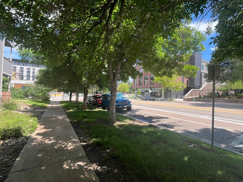 Building Photo - 1405 Broadway St