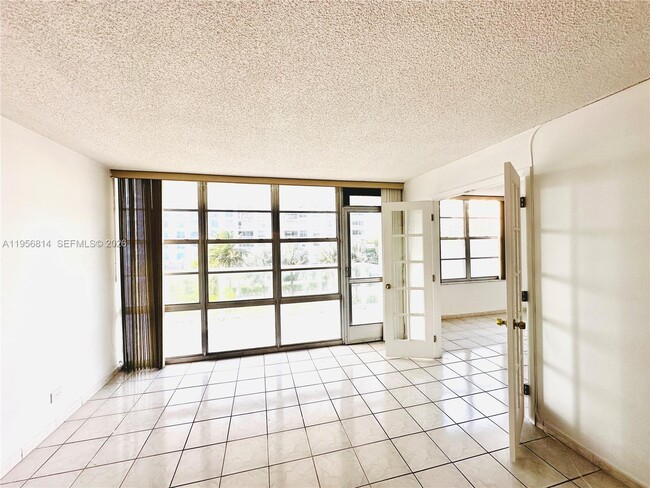 Building Photo - 230 174th St
