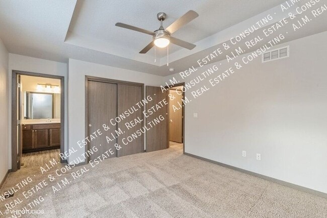 Building Photo - 4003 NW Cedarwood Ln