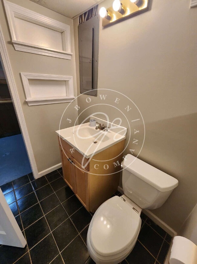 Building Photo - MUST SEE! Updated 3-Bedroom Home with Finished Basement & Large Fenced Yard