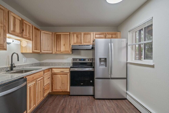 Building Photo - Renovated one bedroom ready in early August!