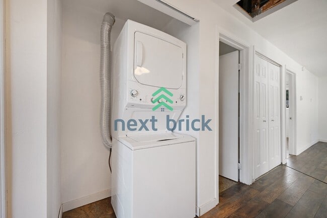 Building Photo - Charming 3-Bedroom Home in Auburn Near Green River College with Fenced Yard & Prime Location!