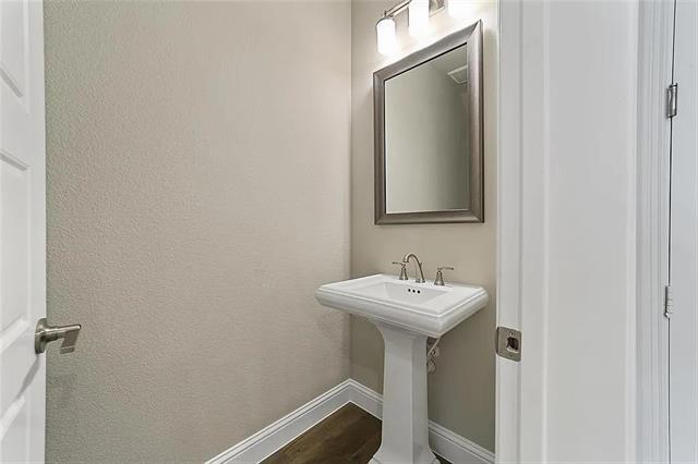 Building Photo - 1964 Sweetwater Ln