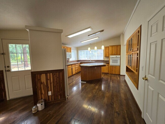 Building Photo - 4161 W Foothill Dr