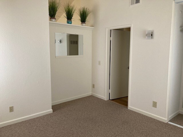 Bedroom - 104 Woodlake Dr